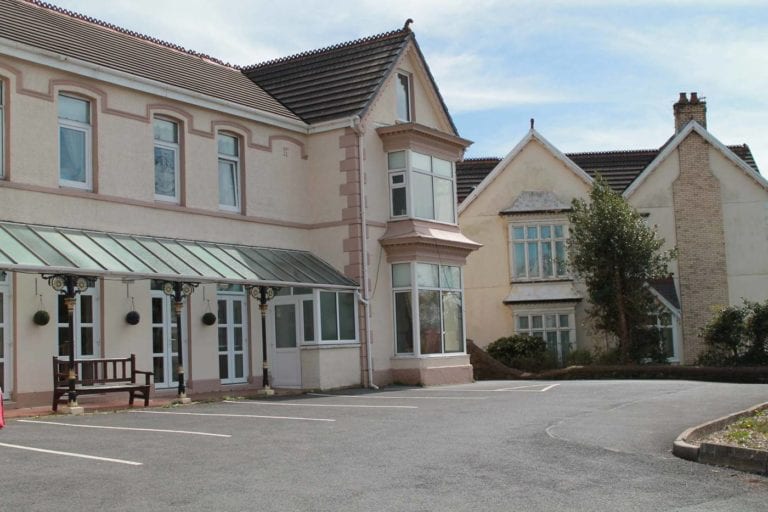 ashley court care llanelli 768x512