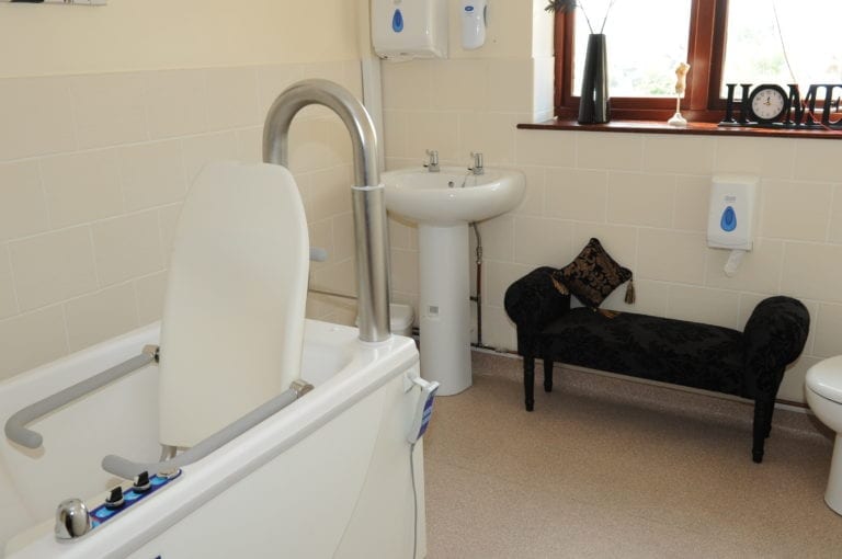 cartref annwyl fan 70 768x510